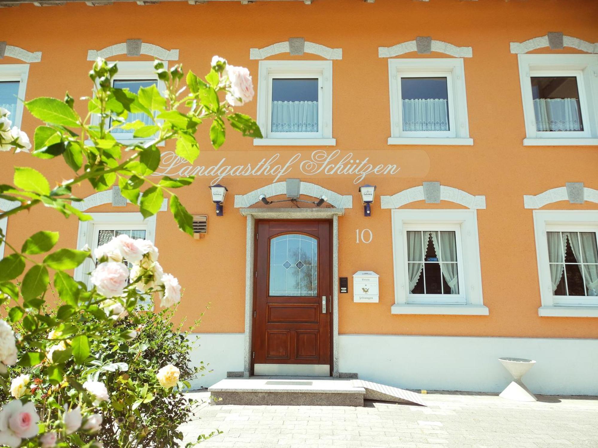 Landgasthof Schuetzen Tengen Bagian luar foto